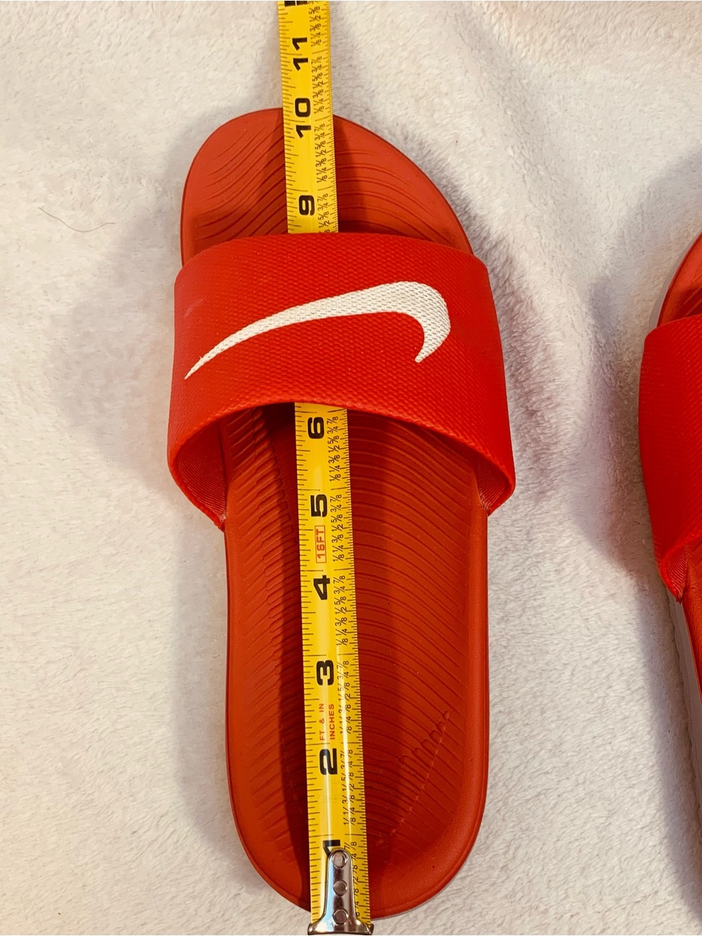 Youth Sz 6 Nike Kawa Red Slides with White Swoosh Strap - Picture 3 of 6
